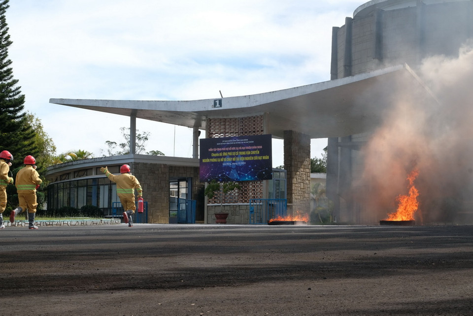 Sự cố hỏa hoạn bất ngờ xảy ra tại Viện Nghiên cứu Hạt nhân (thành phố Đà Lạt, Lâm Đồng) khiến một số nguồn phóng xạ bị thất lạc. (Ảnh: Nguyễn Dũng/TTXVN)