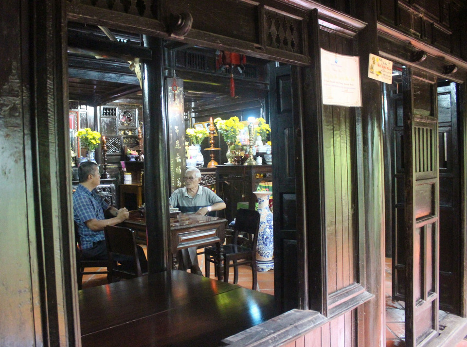  Ngôi nhà của ông Nguyễn Xuân Hải, xã Vĩnh Thạnh được đánh giá có tuổi đời cao, giữ được nhiều nét bản sắc nhà rường, nhất là gian thờ tổ tiên. (Ảnh: Phan Sáu/TTXVN)