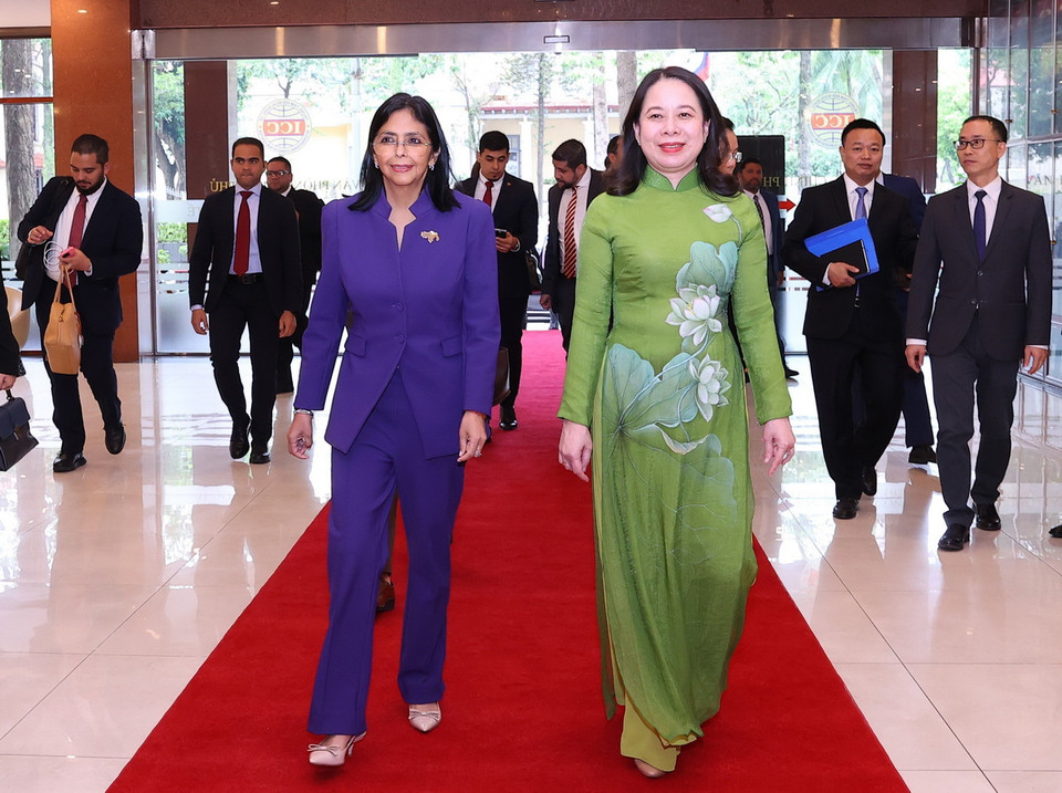 Phó Chủ tịch nước Võ Thị Ánh Xuân và Phó Tổng thống thường trực Venezuela Delcy Rodríguez Gómez. (Ảnh: Văn Điệp/TTXVN)