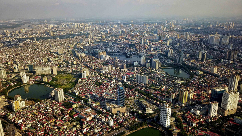 Trước sự đô thị hóa và phát triển của Thủ đô việc bảo tồn các hồ lớn, nhỏ là nhiệm vụ rất quan trọng. (Ảnh: Thành Đạt/TTXVN)