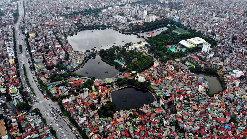 Cụm hồ Thanh Nhàn-hồ Quỳnh-hồ Quang Trung (quận Hai Bà Trưng) gần nhau tạo nên bức tranh thiên nhiên đẹp mắt, trong lành. (Ảnh: Danh Lam/TTXVN)