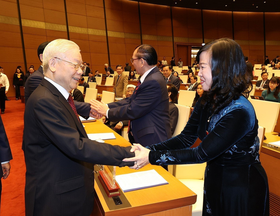 Tổng Bí thư Nguyễn Phú Trọng với các đại biểu dự khai mạc Kỳ họp thứ tư, Quốc hội khóa XV. (Ảnh: Trí Dũng/TTXVN)