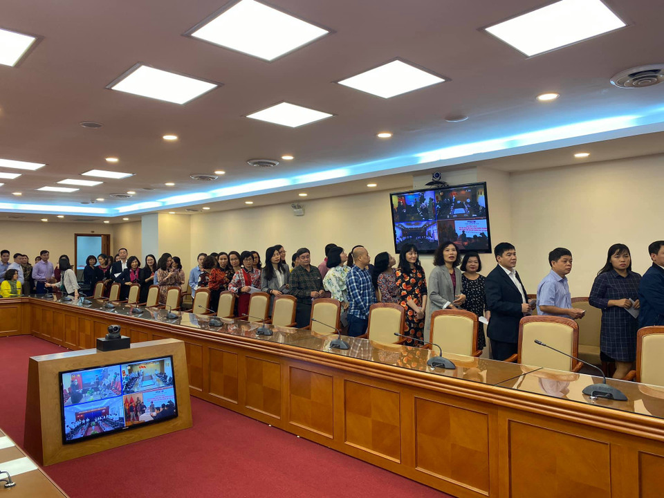 Cán bộ, viên chức TTXVN tham gia quyên góp. (Ảnh: Tuấn Đức/TTXVN)