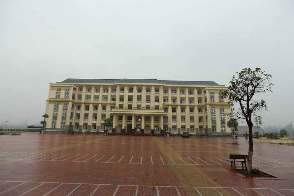 Trường Quân sự Bộ Tư lệnh Thủ đô (thị xã Sơn Tây) là nơi đang cách ly các công dân Việt Nam trở về từ Hàn Quốc. (Ảnh: TTXVN)