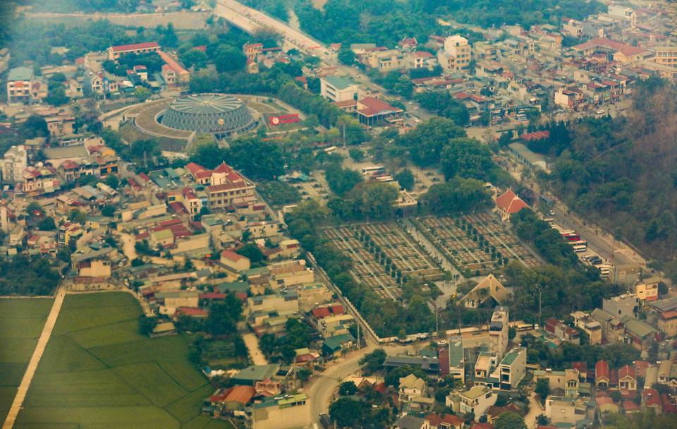 Nghĩa trang liệt sỹ A1 và Bảo tàng Chiến thắng lịch sử Điện Biên Phủ. (Ảnh: Xuân Tư/TTXVN)