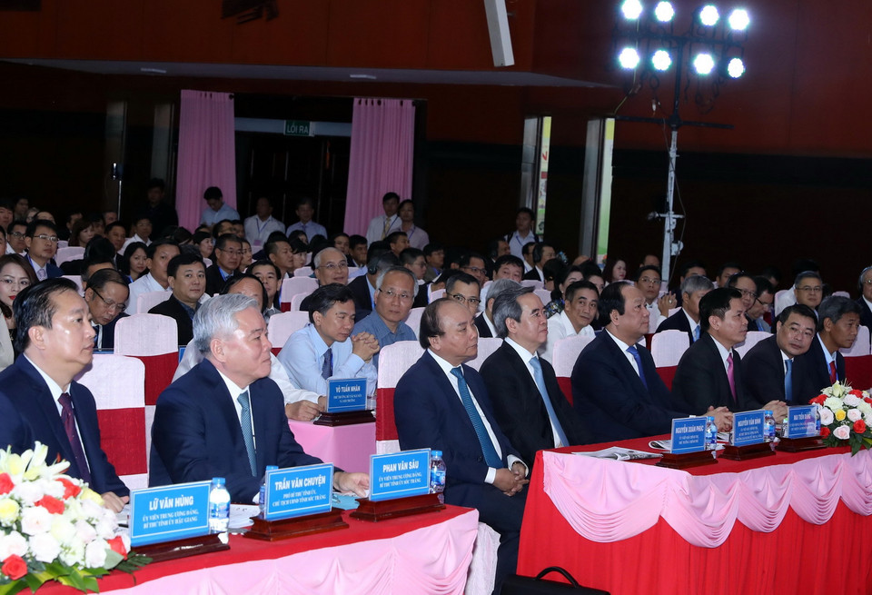 Thủ tướng Nguyễn Xuân Phúc và các đại biểu tham dự hội nghị. (Ảnh: Thống Nhất/TTXVN)
