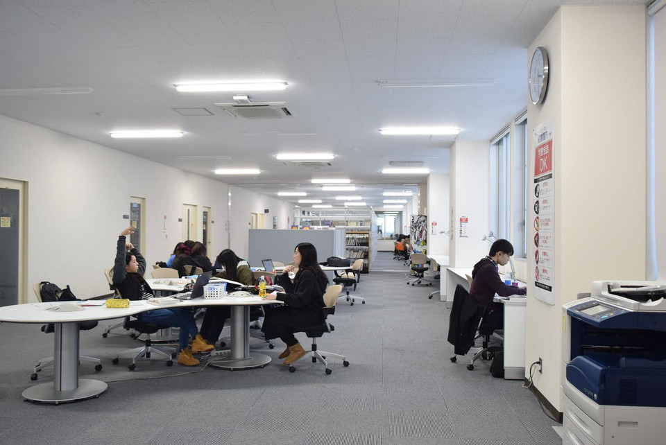 Không gian học nhóm tại thư viện.