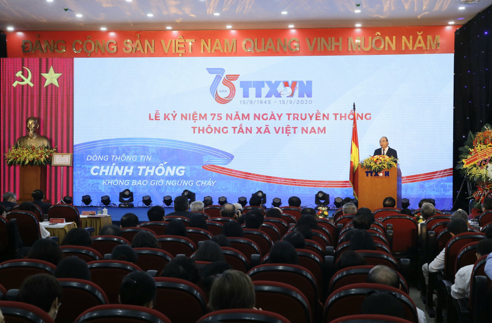 Thủ tướng Nguyễn Xuân Phúc phát biểu tại Lễ kỷ niệm 75 năm Ngày thành lập Thông tấn xã Việt Nam (15/9/1945-15/9/2020). (Ảnh: Thành Đạt/TTXVN)