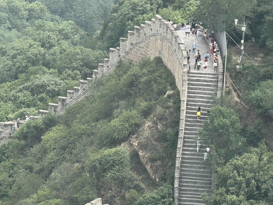 Bát Đạt Lĩnh được xây dựng từ đá gạch trộn với cơm nếp để tạo ra một loại vữa vững chãi. (Ảnh: Công Tuyên/TTXVN)