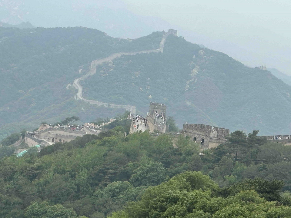 Bốn bề của Bát Đạt Lĩnh đều là đồi núi và rừng cây. (Ảnh: Công Tuyên/TTXVN)