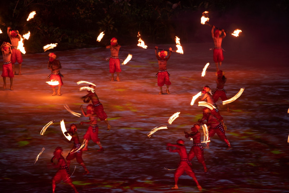 Tiết mục nghệ thuật đặc sắc của các nghệ sĩ tại lễ khai mạc ASIAD 2018. (Ảnh: THX/TTXVN)