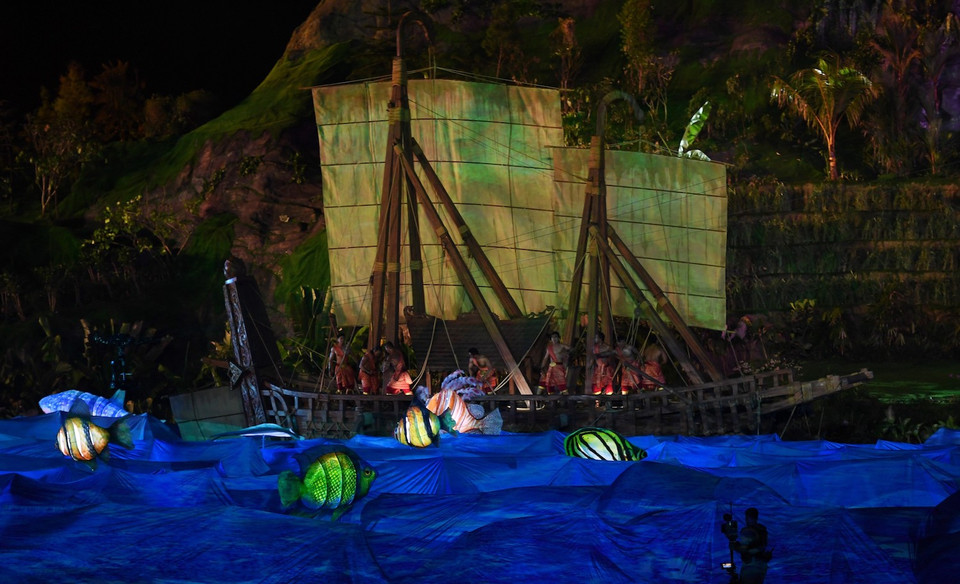 Màn trình diễn nghệ thuật tái hiện hình ảnh thiên nhiên tươi đẹp của đất nước vạn đảo Indonesia tại lễ khai mạc ASIAD 2018. (Ảnh: THX/TTXVN)