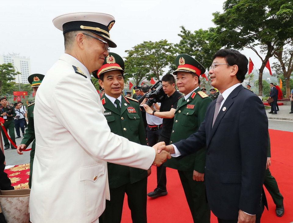 Lễ đón Thượng tướng Đổng Quân, Bộ trưởng Quốc phòng Trung Quốc tại Cửa khẩu quốc tế Lào Cai. (Ảnh: Trọng Đức/TTXVN)