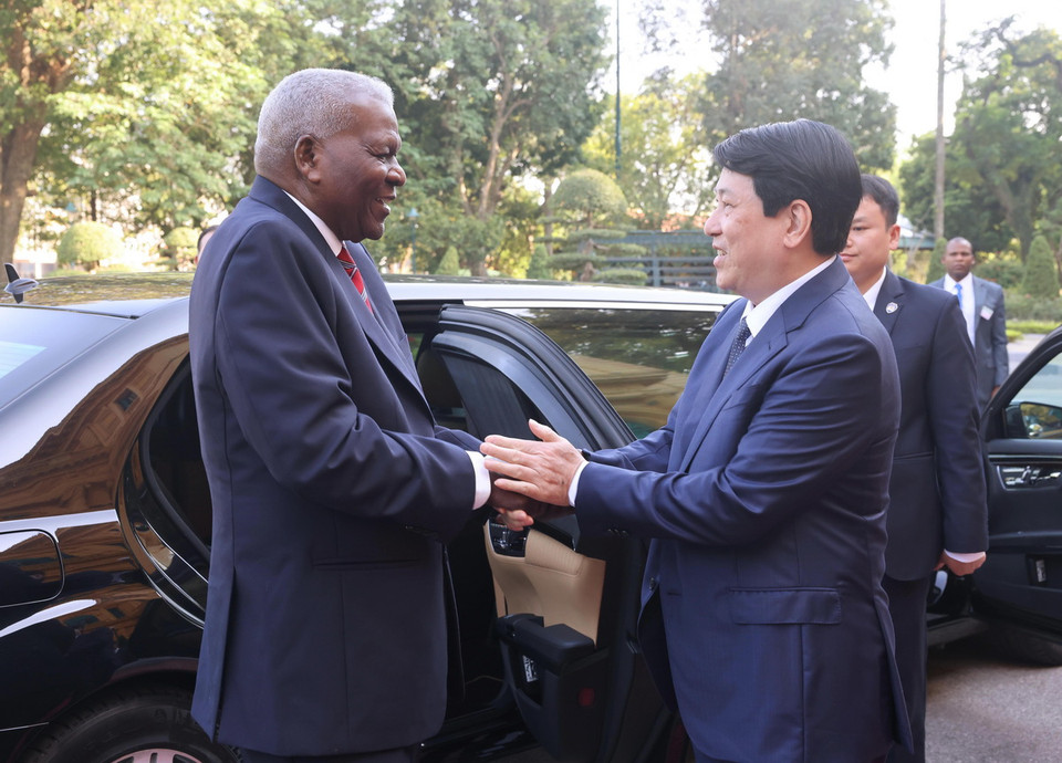 Chủ tịch nước Lương Cường đón Chủ tịch Quốc hội Chính quyền Nhân dân Cuba Esteban Lazo Hernandez. (Ảnh: Lâm Khánh/TTXVN)