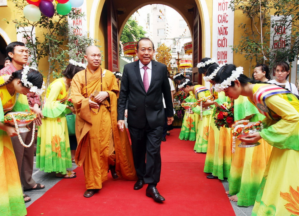 Phó Thủ tướng Thường trực Chính phủ Trương Hòa Bình đến dự Đại lễ Phật đản 2018. (Ảnh: Nguyễn Dân/TTXVN)