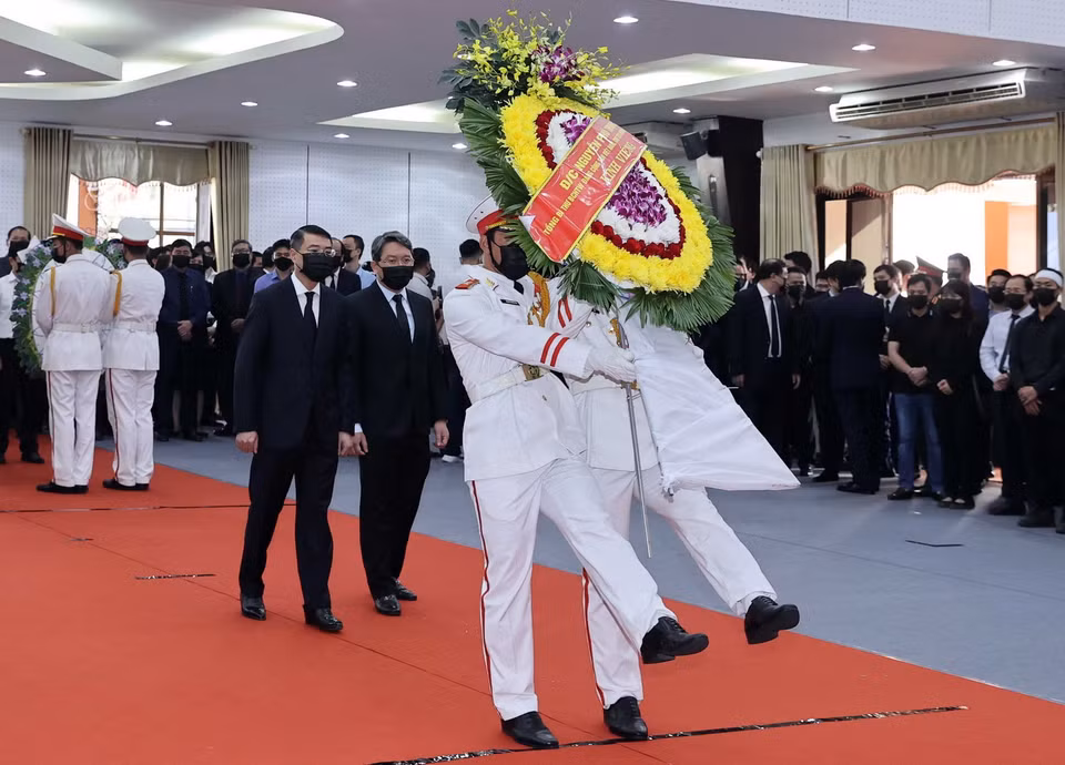 Tổng Bí thư, Chủ tịch nước Nguyễn Phú Trọng gửi vòng hoa viếng nguyên Phó Thủ tướng Trương Vĩnh Trọng. (Ảnh: Thống NhấtTTXVN)