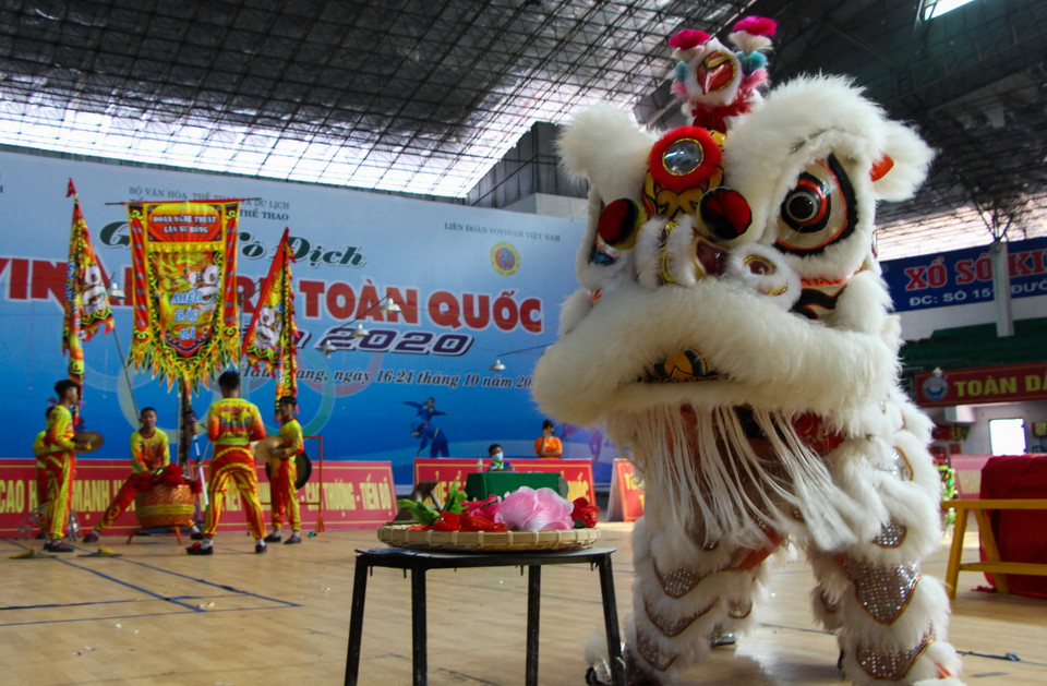  Theo quan niệm dân gian, hình ảnh của lân tượng trưng cho may mắn, hạnh phúc... (Ảnh: Hồng Thái/TTXVN)