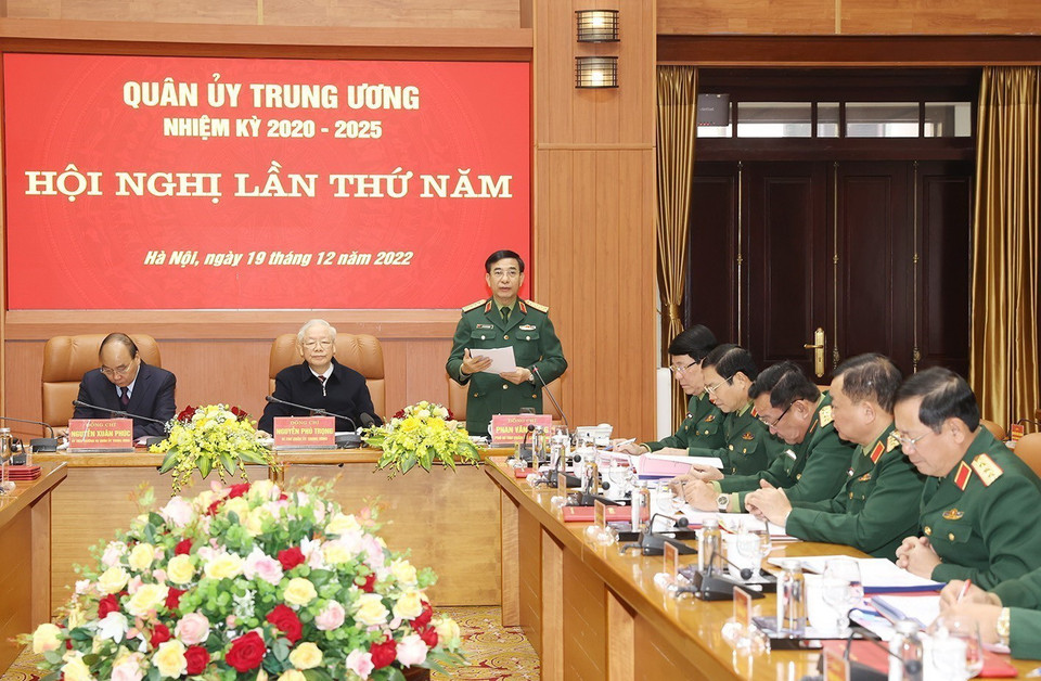  Đại tướng Phan Văn Giang, Ủy viên Bộ Chính trị, Phó Bí thư Quân ủy Trung ương, Bộ trưởng Bộ Quốc phòng phát biểu tại hội nghị. (Ảnh: Trí Dũng/TTXVN)