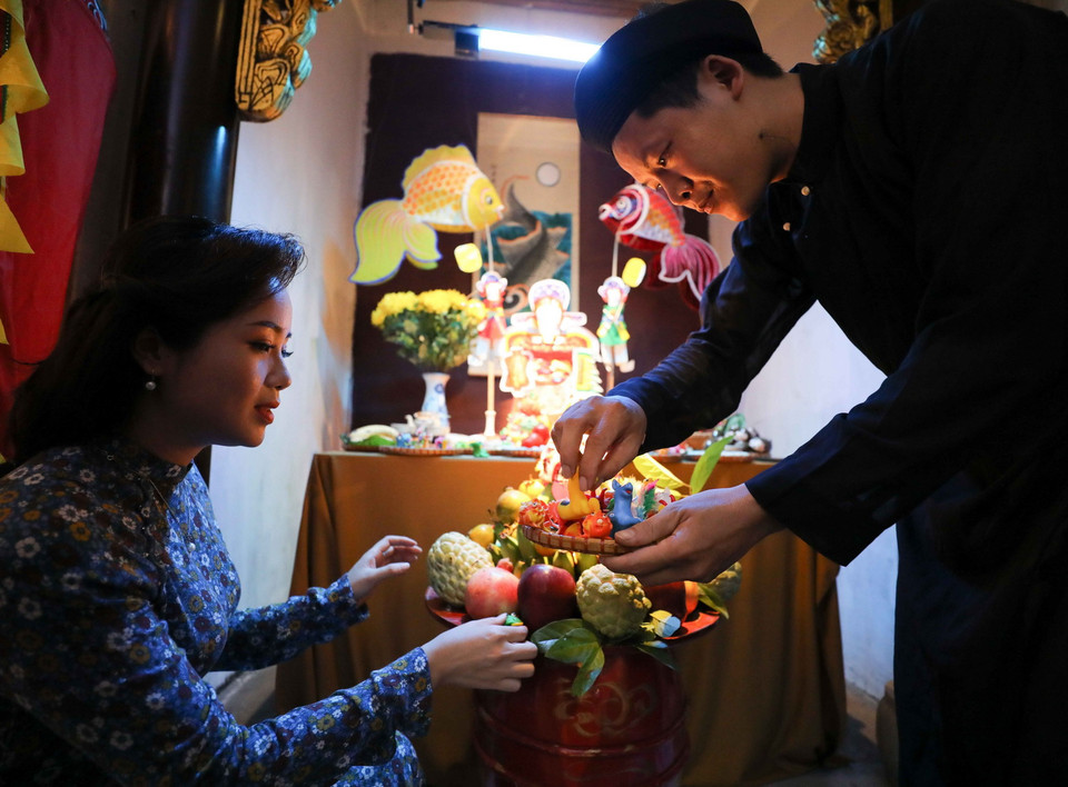 Mâm cỗ Trung Thu xưa được giới thiệu trong chương trình. (Ảnh: Thanh Tùng/TTXVN)