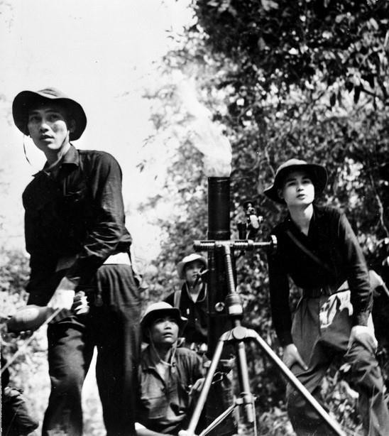 Trong trận chiến đấu chống cuộc hành quân Junction City của Mỹ vào vùng giải phóng Tây Ninh, phân đội súng cối 16 đã pháo kích vào quân địch ở Tà Xia tiêu diệt nhiều giặc Mỹ, phá hủy nhiều phương tiện, vũ khí của địch (1967). (Ảnh: TTXVN)