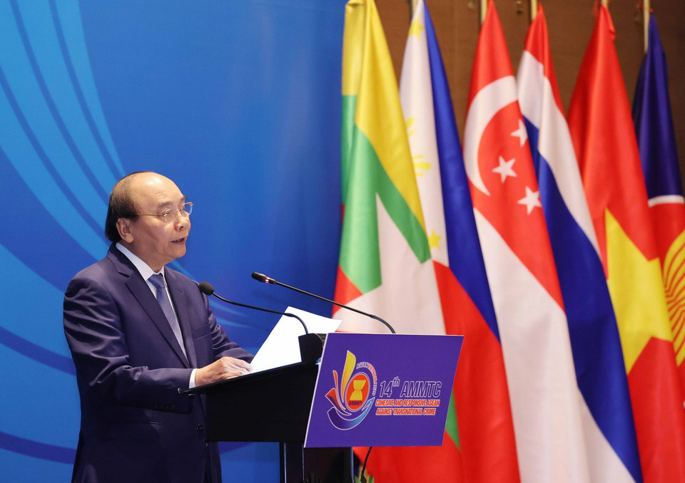 Thủ tướng Nguyễn Xuân Phúc phát biểu tại Lễ khai mạc Hội nghị Bộ trưởng ASEAN về phòng, chống tội phạm xuyên quốc gia lần thứ 14. (Ảnh: Thống Nhất/TTXVN)