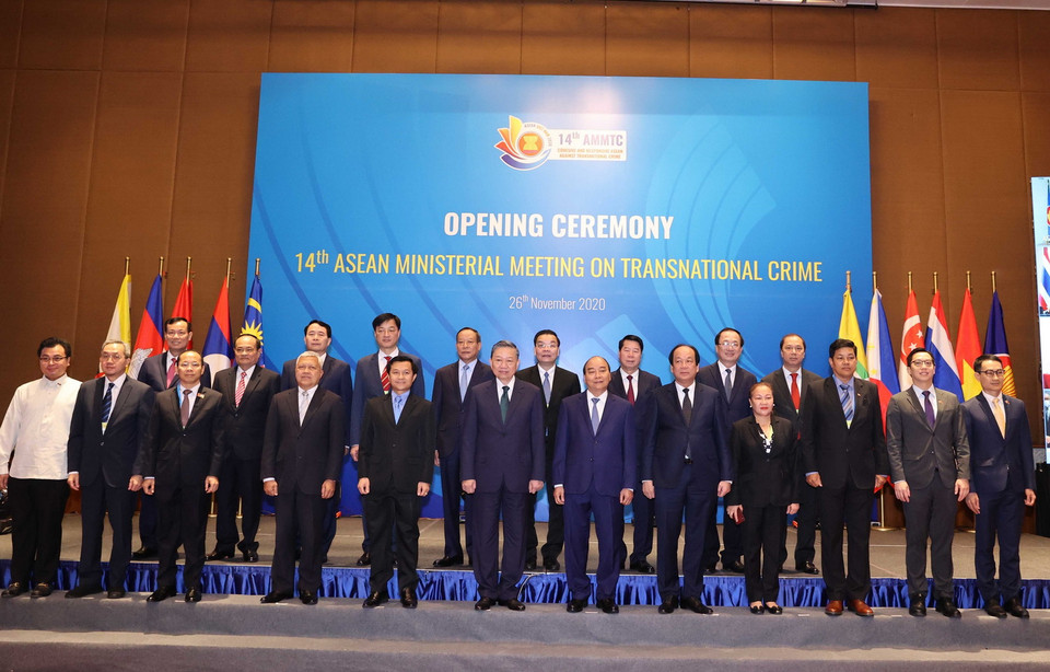 Thủ tướng Nguyễn Xuân Phúc và các đại biểu tại điểm cầu Hà Nội. (Ảnh: Thống Nhất/TTXVN)