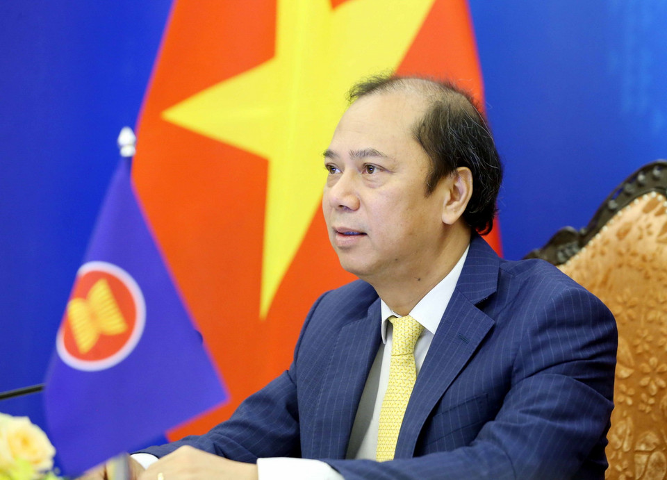 Thứ trưởng Bộ Ngoại giao Nguyễn Quốc Dũng tham dự Hội nghị Bộ trưởng Ngoại giao ASEAN-New Zealand theo hình thức trực tuyến. (Ảnh: Phạm Kiên/TTXVN)