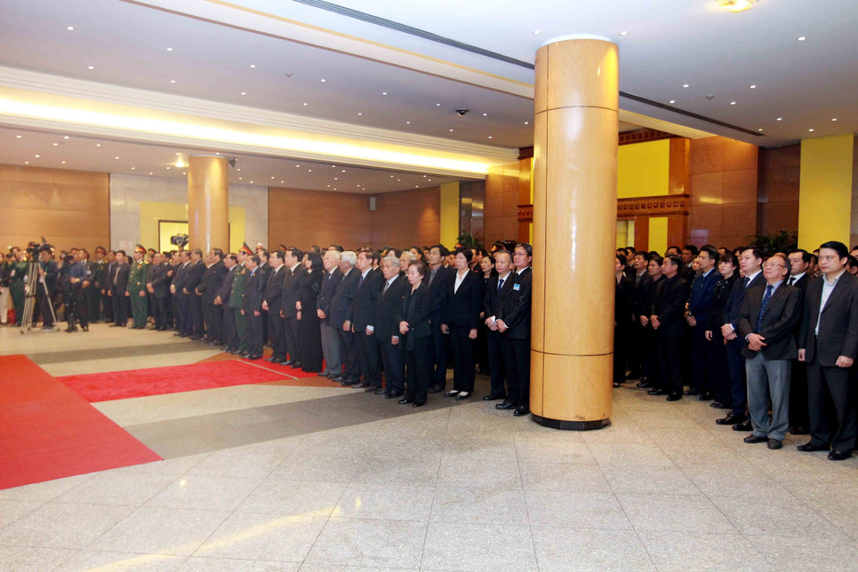 Các lãnh đạo, nguyên lãnh đạo Đảng, Nhà nước dự Lễ truy điệu nguyên Thủ tướng Phan Văn Khải. (Ảnh: TTXVN)