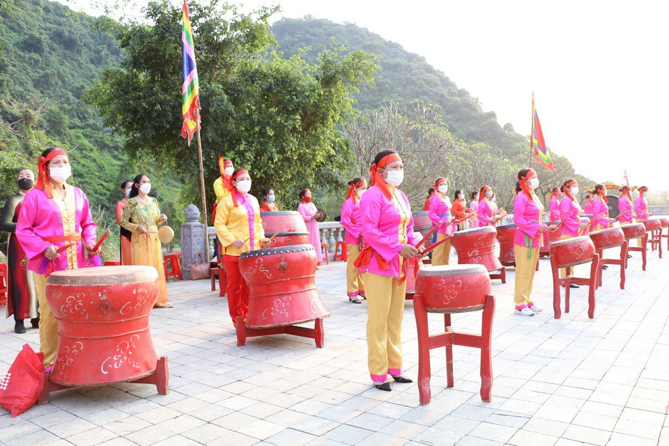 Màn trống hội độc đáo tại lễ lễ đàn Kính thiên. (Ảnh: Đức Phương/TTXVN)