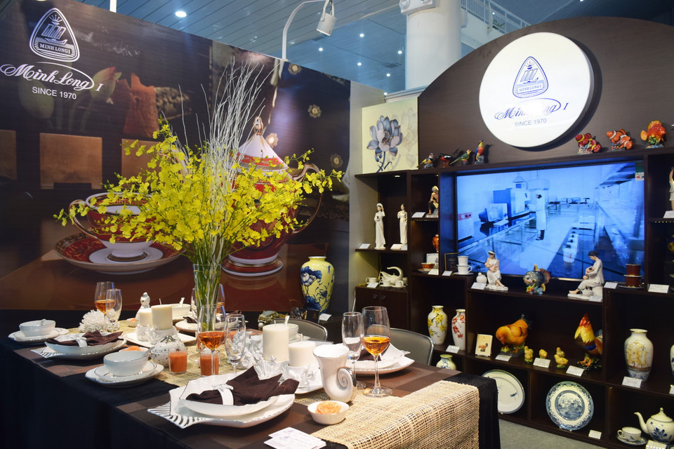 Gian hàng trưng bày tại Trung tâm báo chí APEC.