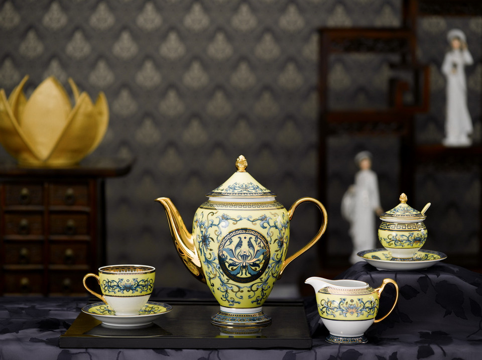 Bộ càphê của Minh Long.