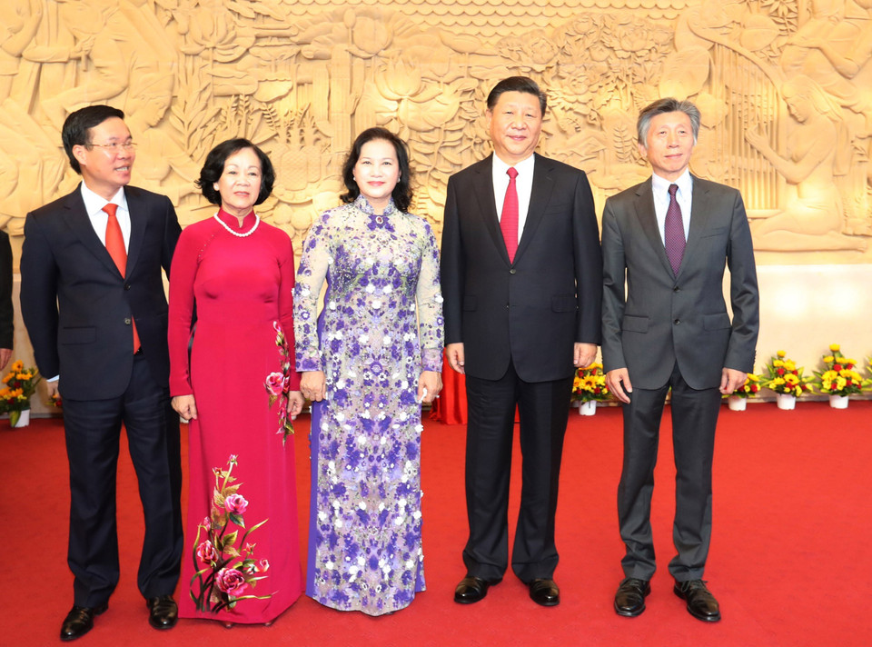 Chủ tịch Quốc hội Nguyễn Thị Kim Ngân và Tổng Bí thư, Chủ tịch Trung Quốc Tập Cận Bình đến dự lễ Khánh thành Cung Hữu nghị Việt-Trung và Lễ khai trương Trung tâm Văn hóa Trung Quốc tại Hà Nội. (Ảnh: Trọng Đức/TTXVN)