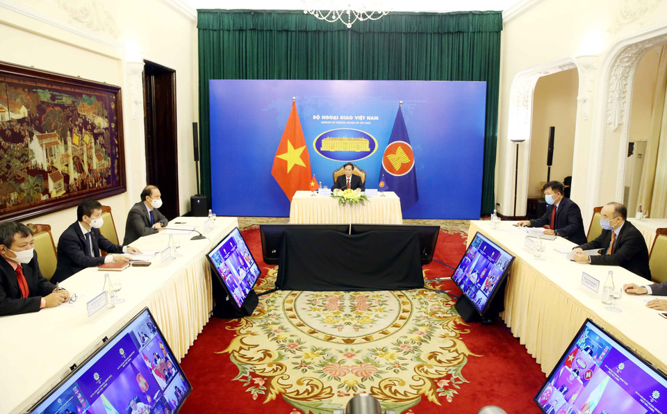 Tại Hội nghị, các Bộ trưởng Ngoại giao sẽ đánh giá tiến trình xây dựng Cộng đồng ASEAN, hợp tác ứng phó và phục hồi sau dịch COVID-19, kiểm điểm và định hướng quan hệ đối ngoại của ASEAN, trao đổi về một số vấn đề khu vực và quốc tế cùng quan tâm. (Ảnh: Phạm Kiên/TTXVN)