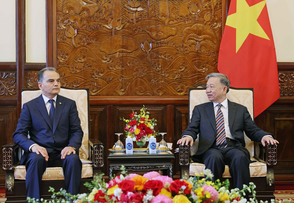 Chủ tịch nước Tô Lâm tiếp Đại sứ Turkmenistan Parakhat Durdyev. (Ảnh: Nhan Sáng/TTXVN)
