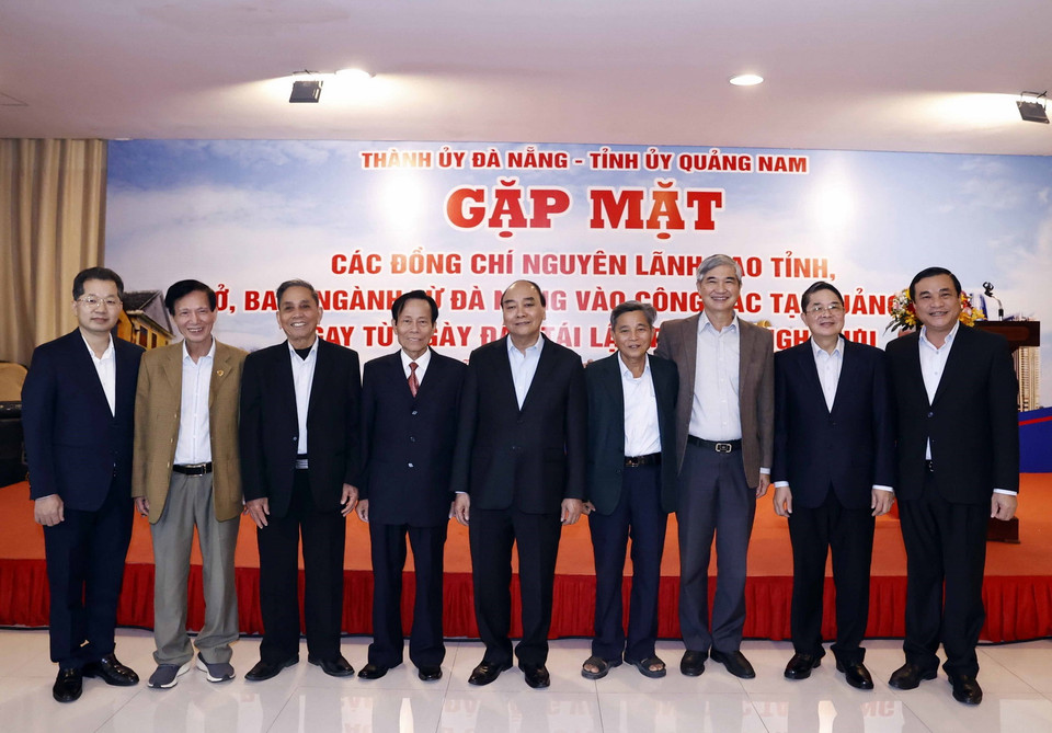 Chủ tịch nước chụp ảnh chung. (Ảnh: Thống Nhất/TTXVN)