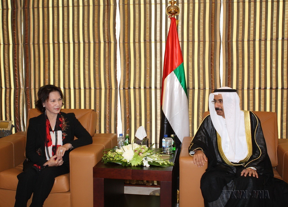 Phó Chủ tịch Quốc hội Nguyễn Thị Kim Ngân gặp Chủ tịch Hội đồng Liên bang quốc gia UAE Mohammed Ahmed Al Murr, trong chuyến thăm, làm việc tại UAE, từ 25-29/3/2012. (Ảnh: TTXVN phát)