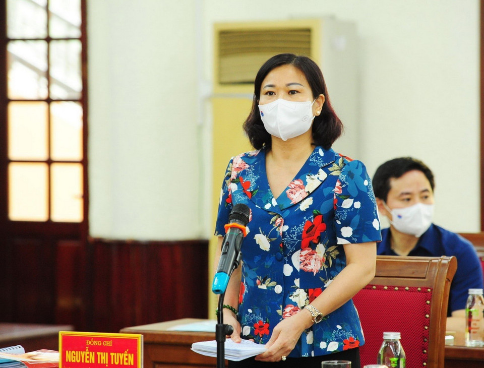  Phó Bí thư Thường trực Thành ủy Hà Nội Nguyễn Thị Tuyến phát biểu tại buổi làm việc với Huyện ủy Thanh Trì. (Ảnh: TTXVN)