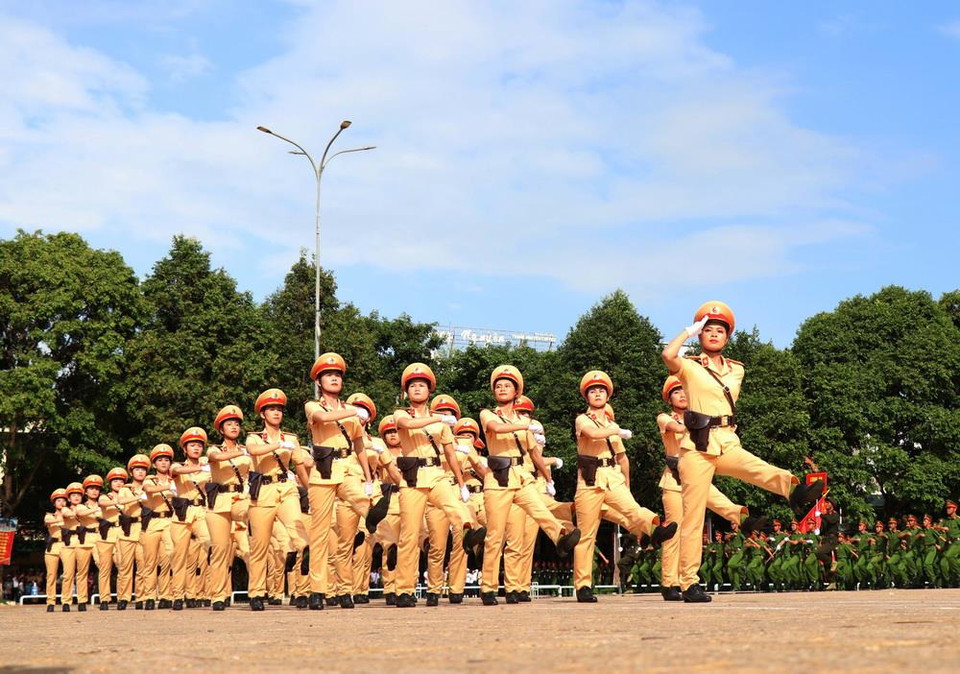 Phần thi điều lệnh của các đơn vị. (Ảnh: Tuấn Anh/TTXVN)