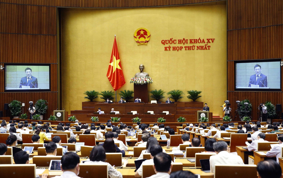 Bộ trưởng Bộ Tài chính Hồ Đức Phớc trình bày Báo cáo về kế hoạch tài chính quốc gia, kế hoạch vay, trả nợ công 5 năm giai đoạn 2021-2025. (Ảnh: Doãn Tấn/TTXVN)