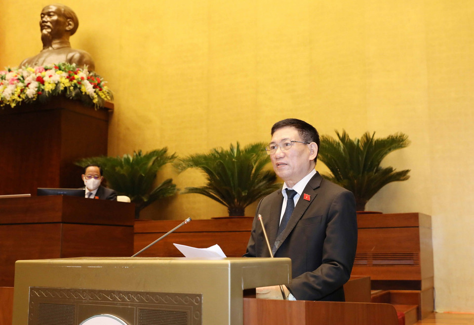 Bộ trưởng Bộ Tài chính Hồ Đức Phớc trình bày Báo cáo về kế hoạch tài chính quốc gia, kế hoạch vay, trả nợ công 5 năm giai đoạn 2021-2025. (Ảnh: Phương Hoa/TTXVN)