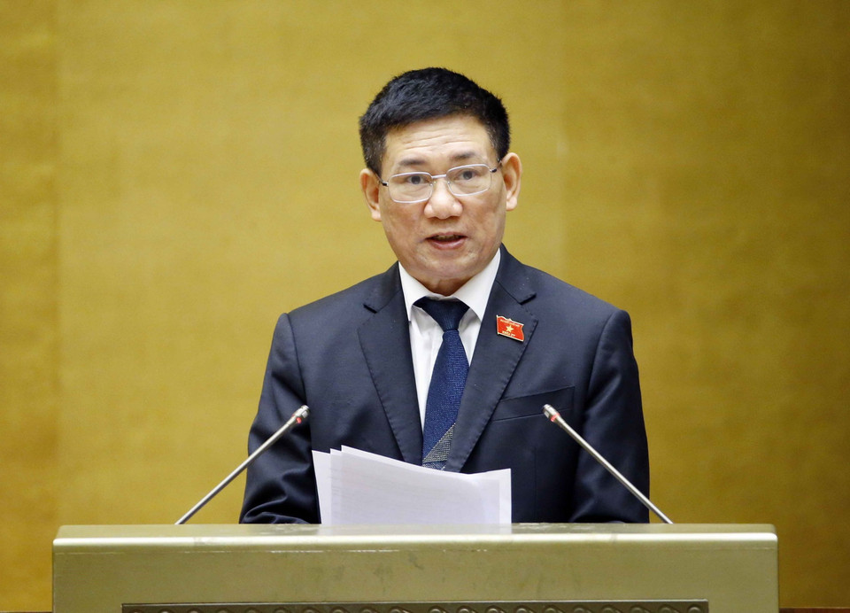 Bộ trưởng Bộ Tài chính Hồ Đức Phớc trình bày Báo cáo về kế hoạch tài chính quốc gia, kế hoạch vay, trả nợ công 5 năm giai đoạn 2021-2025. (Ảnh: Doãn Tấn/TTXVN)