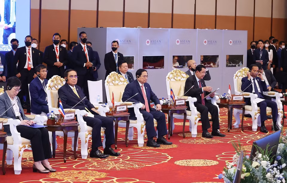 Thủ tướng Phạm Minh Chính và các nguyên thủ, người đứng đầu Chính phủ các nước ASEAN tại buổi đối thoại với đại diện Đại hội đồng liên Nghị viện ASEAN. (Ảnh: Dương Giang/TTXVN)