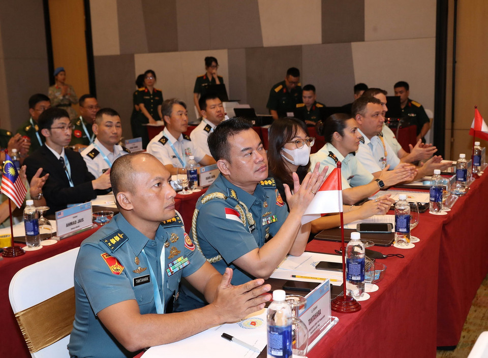 Tùy viên quân sự các nước tham dự hội thảo. (Ảnh: Trọng Đức/TTXVN)