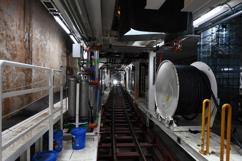 Trong quá trình SAT, tất cả các bên sẽ chính thức xác nhận hệ thống đã đáp ứng đầy đủ các yêu cầu về hiệu suất bao gồm: công tác lắp đặt hoàn thành và đầy đủ, tích hợp với các hệ thống hỗ trợ là thích hợp... (Ảnh: TTXVN)