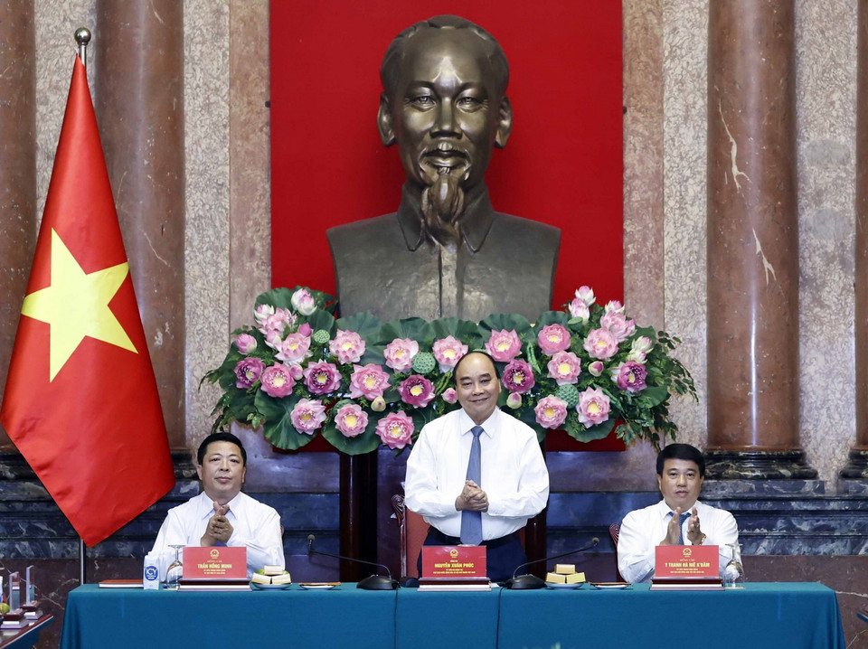 Chủ tịch nước Nguyễn Xuân Phúc tại buổi gặp mặt Đoàn đại biểu dân tộc thiểu số tiêu biểu tỉnh Cao Bằng. (Ảnh: Thống Nhất/TTXVN)