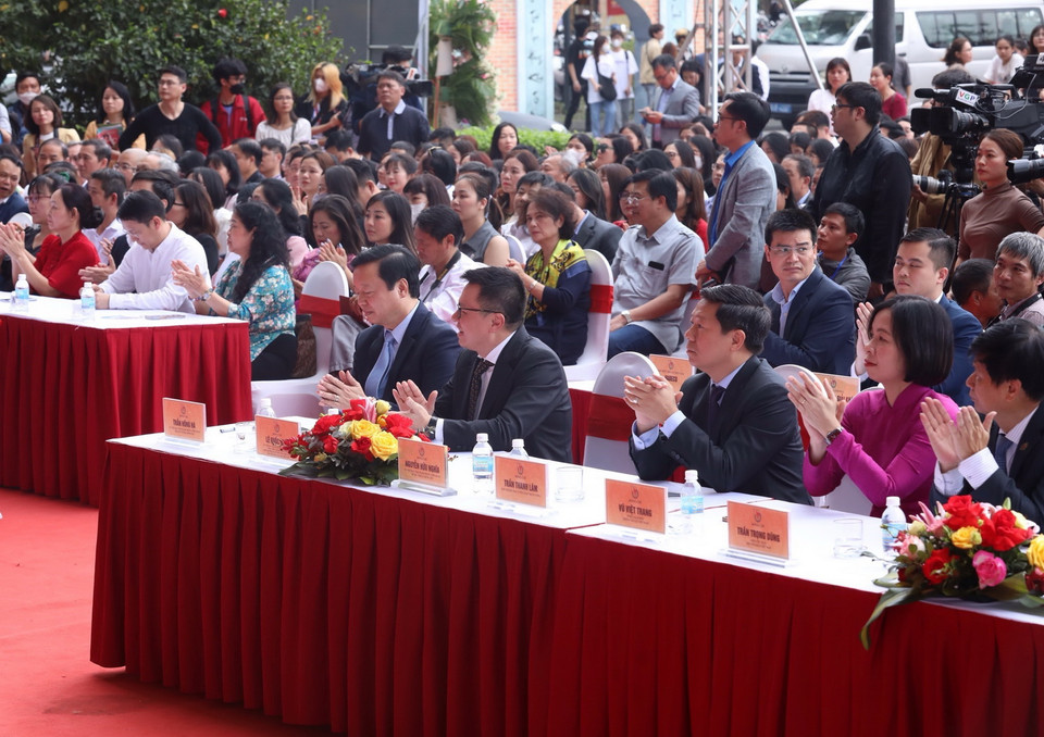 Phó Thủ tướng Trần Hồng Hà và các đại biểu tham dự Lễ bế mạc. (Ảnh: Hoàng Hiếu/TTXVN)