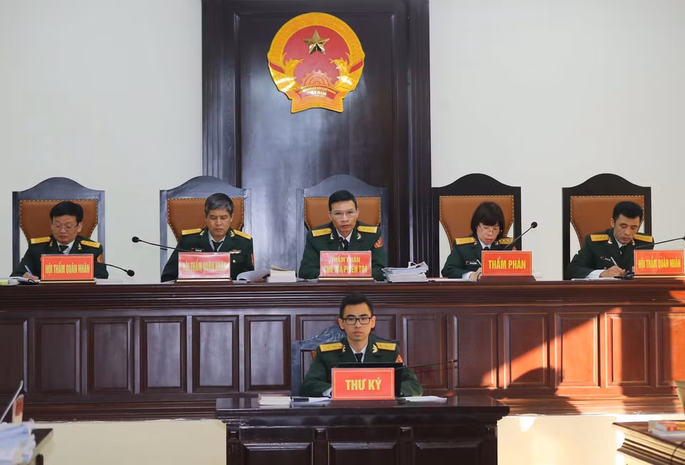 Các thành viên Hội đồng Xét xử. (Ảnh: Trọng Đức/TTXVN)