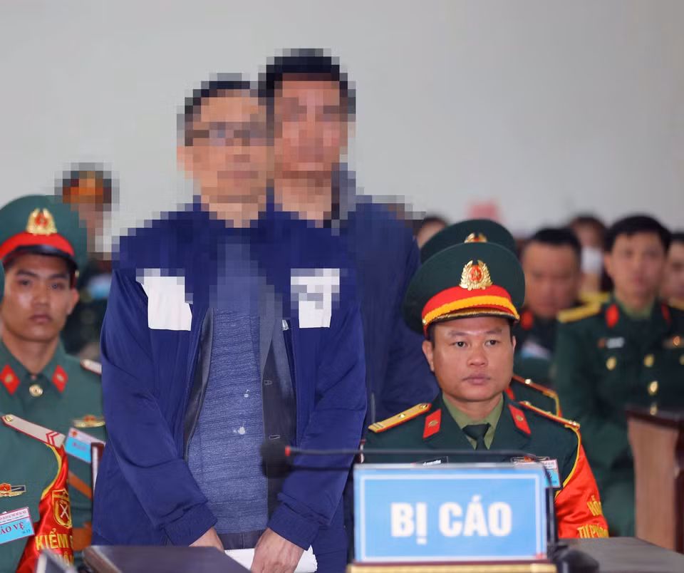 Sáng 27/12, tại Hà Nội, Tòa án Quân sự Trung ương mở phiên tòa xét xử vụ án liên quan đến Công ty Việt Á xảy ra tại Học viện Quân y trong vụ án Trịnh Thanh Hùng và 6 bị cáo khác bị Viện kiểm sát Quân sự Trung ương truy tố về các tội ''Lợi dụng chức vụ, quyền hạn trong khi thi hành công vụ'' theo khoản 3 Điều 356 Bộ luật hình sự và tội ''Vi phạm qui định về đấu thầu gây hậu quả nghiêm trọng'' theo khoản 3 Điều 222 Bộ luật Hình sự. (Ảnh: Trọng Đức/TTXVN)
