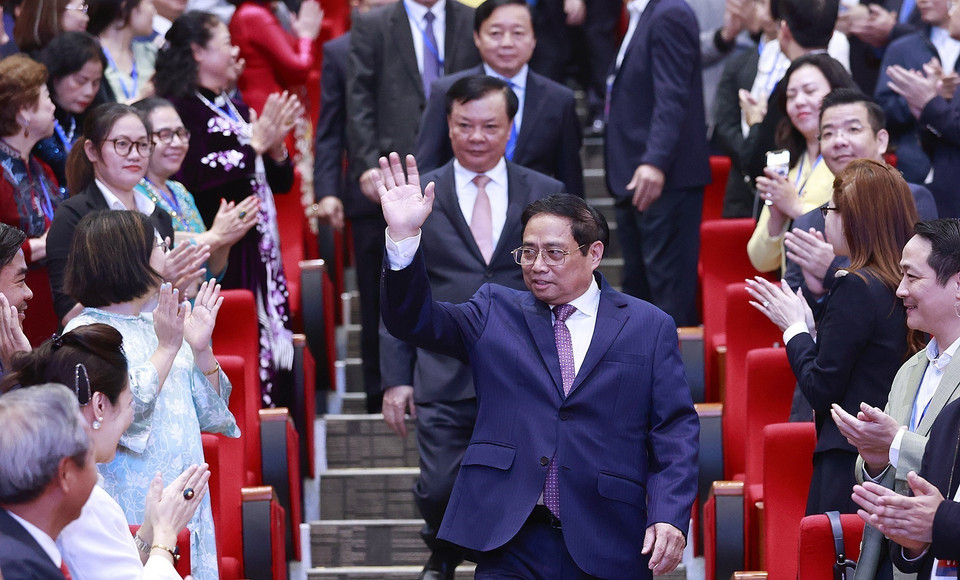 Thủ tướng Phạm Minh Chính đến Hội nghị triển khai Chương trình hành động của Chính phủ về phát triển vùng Đồng bằng sông Hồng. (Ảnh: Dương Giang/TTXVN)