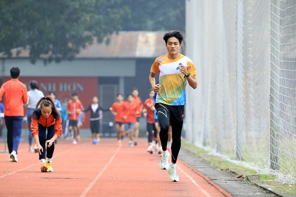 Các vận động viên tích cực tập luyện để đạt thành tích cao nhất. (Ảnh: Tuấn Anh/TTXVN)